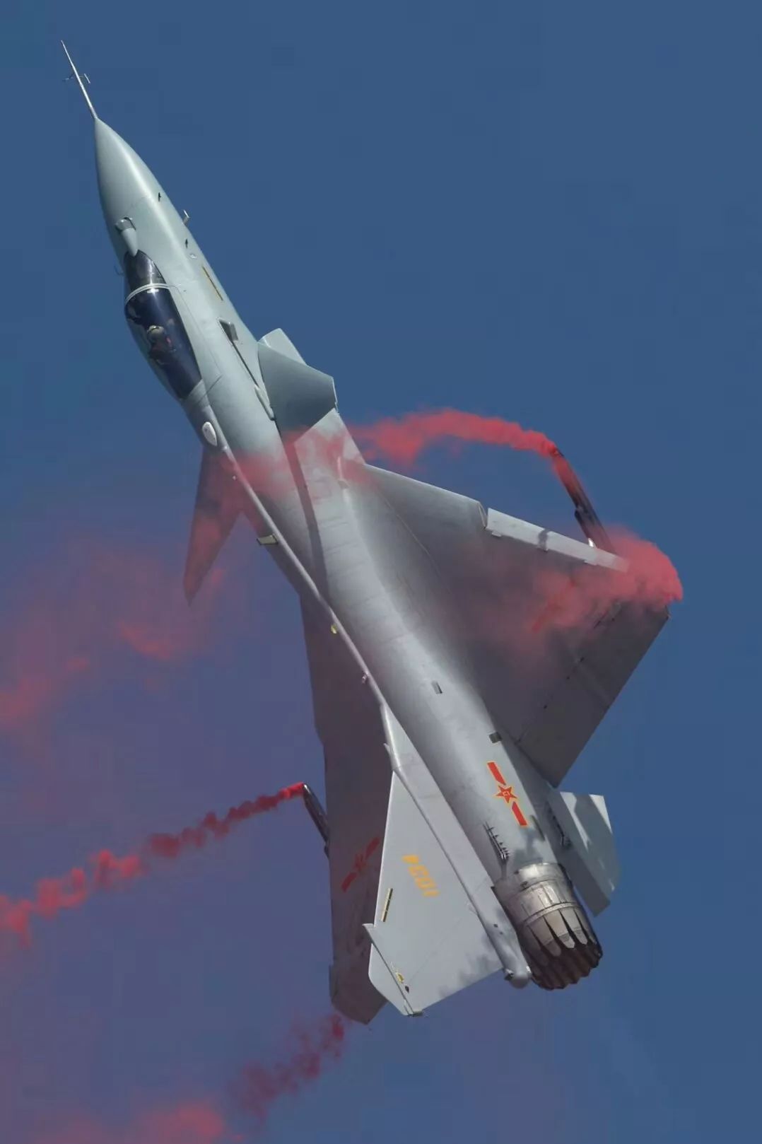 殲-10戰(zhàn)斗機(jī)，神秘綽號(hào)背后的英勇傳奇，殲-10戰(zhàn)斗機(jī)，英勇傳奇背后的神秘綽號(hào)