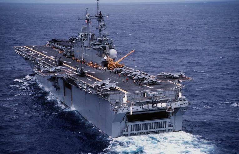 黃蜂級兩棲攻擊艦與艦載機(jī)，現(xiàn)代海軍力量的完美結(jié)合，黃蜂級兩棲攻擊艦與艦載機(jī)的完美結(jié)合，現(xiàn)代海軍力量的典范