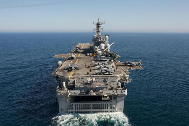 黃蜂級兩棲攻擊艦數(shù)據(jù)深度解析，黃蜂級兩棲攻擊艦數(shù)據(jù)深度剖析