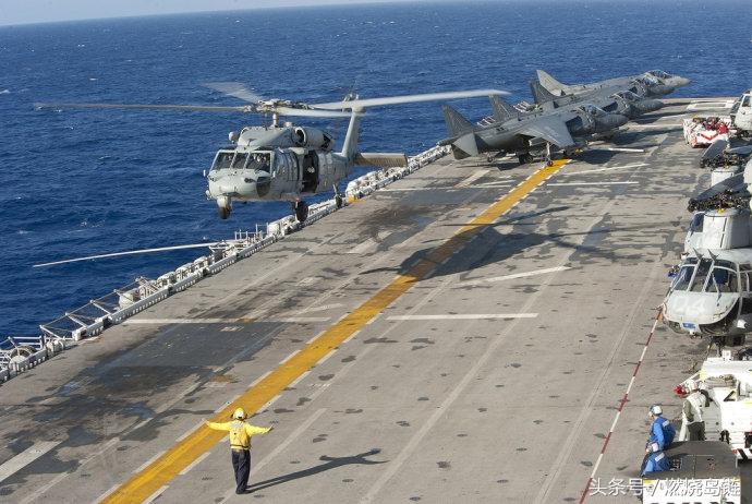 黃蜂級兩棲攻擊艦車庫，現(xiàn)代海軍力量的璀璨明珠，黃蜂級兩棲攻擊艦車庫，現(xiàn)代海軍力量的璀璨明珠展示