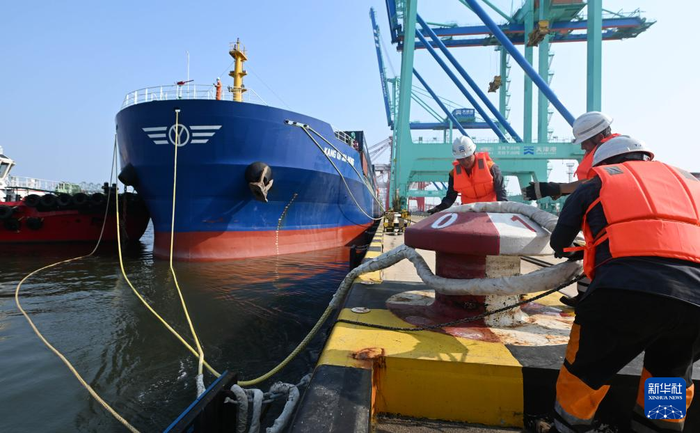 鳳凰網(wǎng)新聞深度解析，航運(yùn)業(yè)的變革與挑戰(zhàn)，鳳凰網(wǎng)新聞深度剖析，航運(yùn)業(yè)的變革與面臨的挑戰(zhàn)