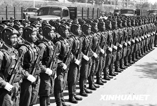 中國殲擊機(jī)轟炸機(jī)，空中力量的璀璨明珠，中國殲擊機(jī)轟炸機(jī)，空中力量的耀眼明珠