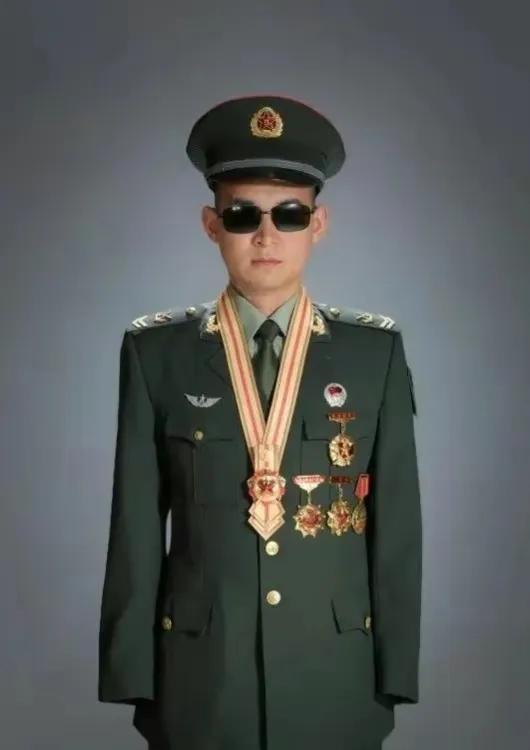 背景分析（或背景深度解析）