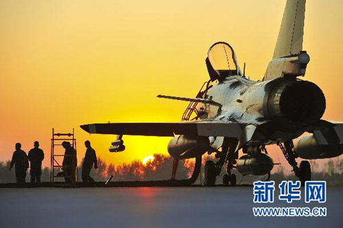 殲八二首飛，中國(guó)航空工業(yè)的驕傲?xí)r刻，殲八二首飛，中國(guó)航空工業(yè)的輝煌時(shí)刻
