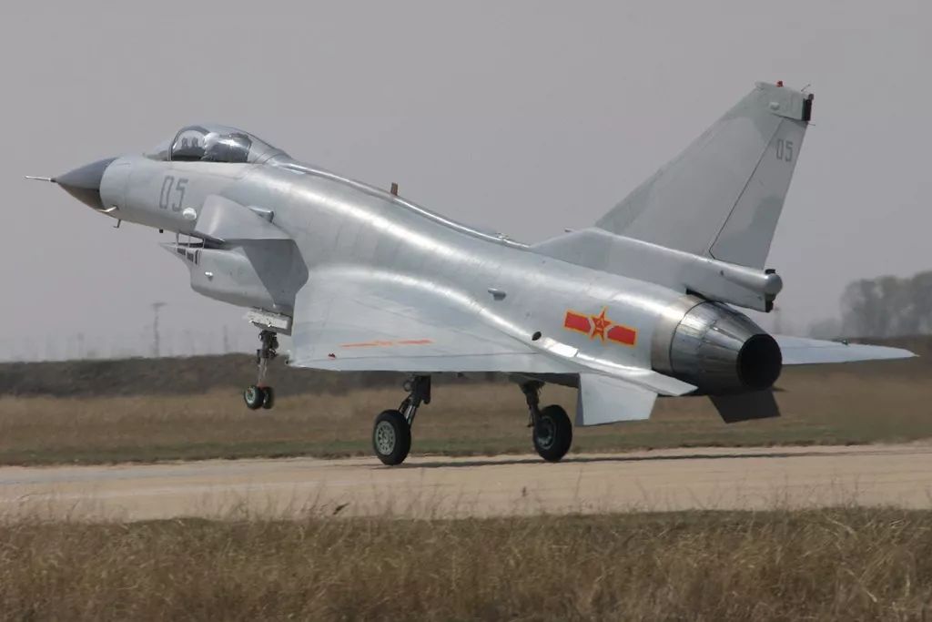 殲-10戰(zhàn)斗機(jī)速寫，殲-10戰(zhàn)斗機(jī)風(fēng)采速寫