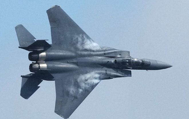 殲-16與F-15，空中巨人的對比，殲-16與F-15，空中巨人對比解析