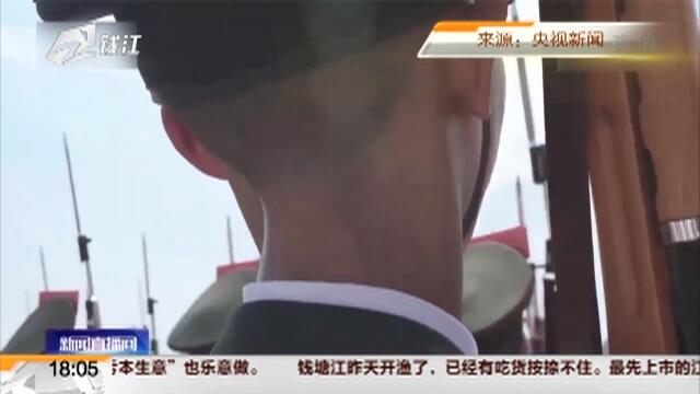 三軍儀仗隊迎風40秒不眨眼，堅韌與榮耀的象征，三軍儀仗隊迎風展現(xiàn)40秒不眨眼堅毅，榮耀與堅韌的象征