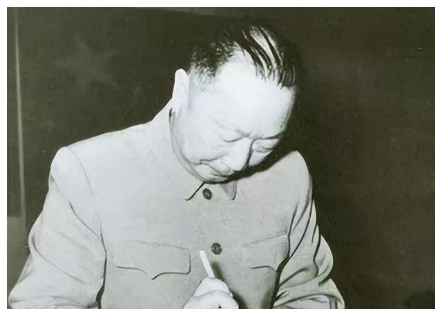 新中國成立后歷任總參謀長(zhǎng)及其歷史貢獻(xiàn)，新中國成立后歷任總參謀長(zhǎng)及其歷史貢獻(xiàn)概覽