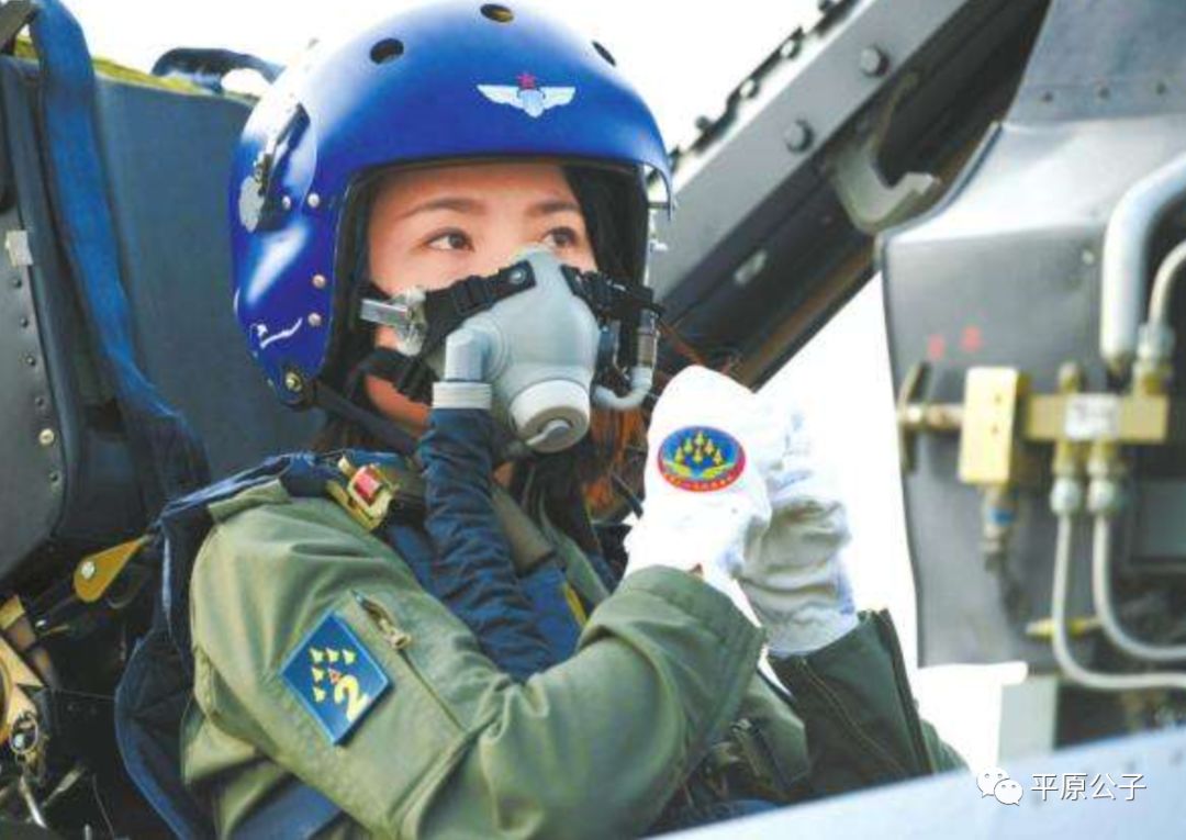 中國空軍電影中的戰(zhàn)斗機跳傘與男生們的英勇表現(xiàn)，中國空軍電影之戰(zhàn)斗機跳傘與英勇男兒風(fēng)采