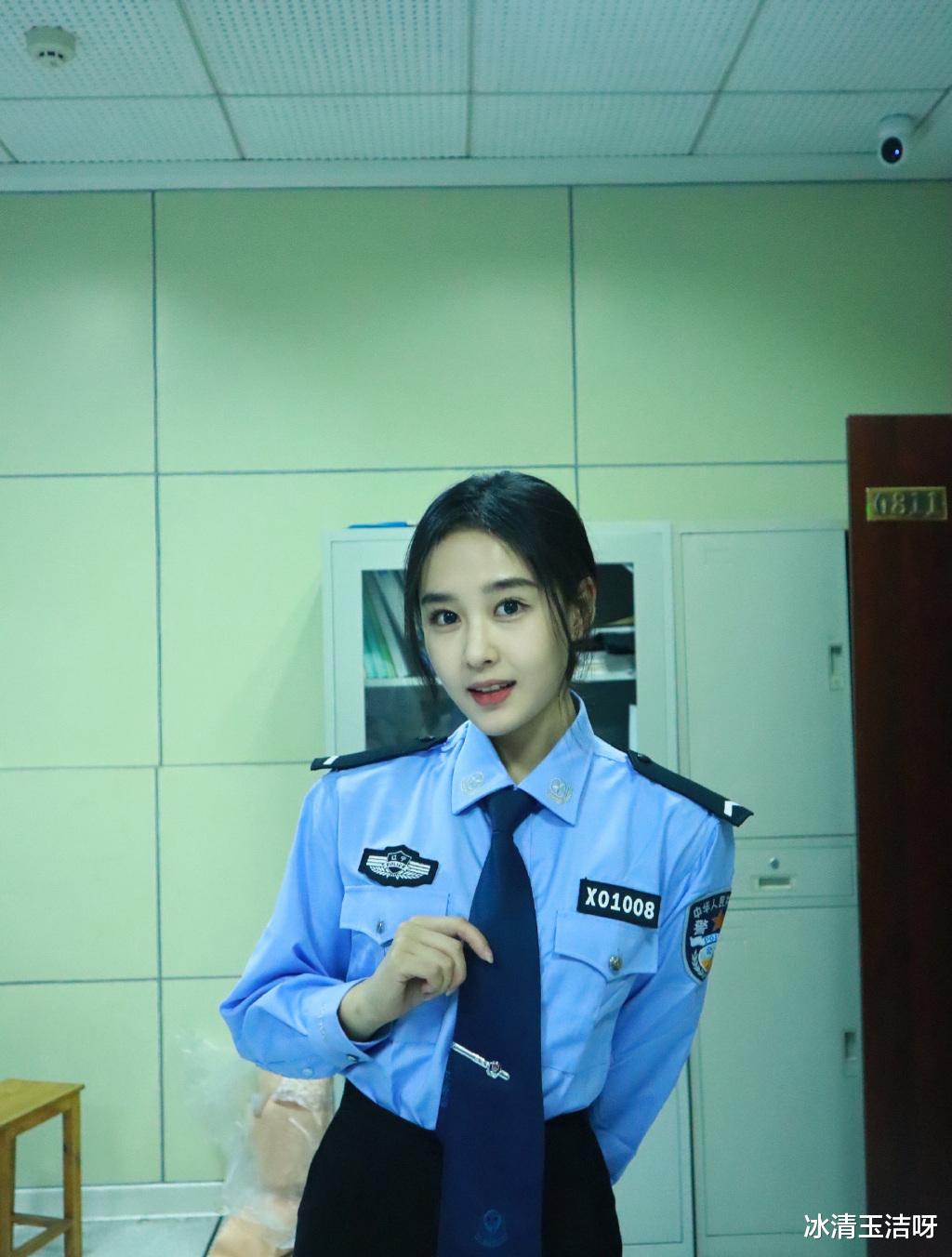 中國最漂亮的女警圖片，美麗與力量并存的風(fēng)采，中國女警的美麗與力量，最美女警圖片展示