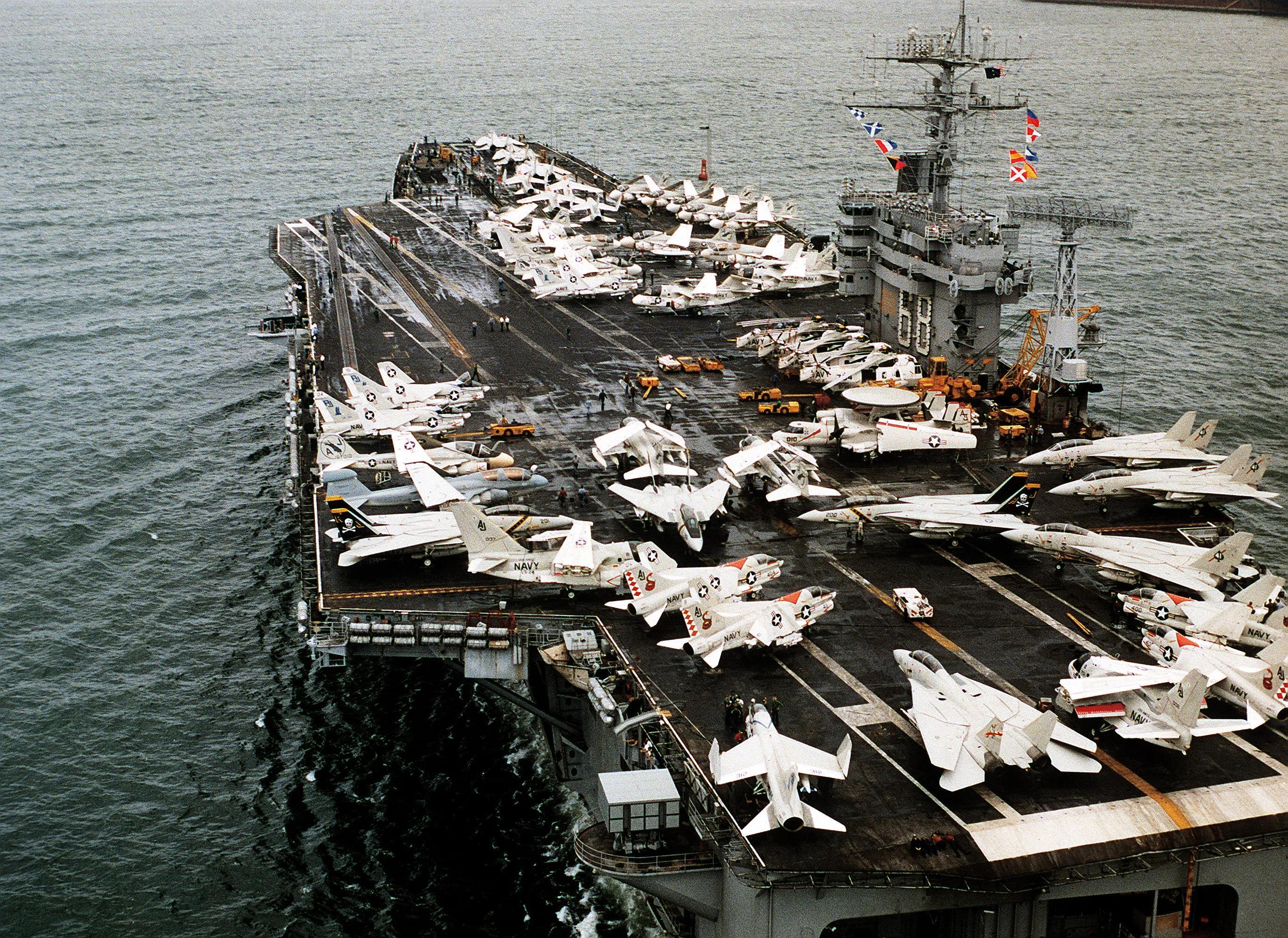 航空母艦?zāi)Ｐ湍崦灼?，探索與解析，尼米茲航空母艦?zāi)Ｐ?，深度探索與解析
