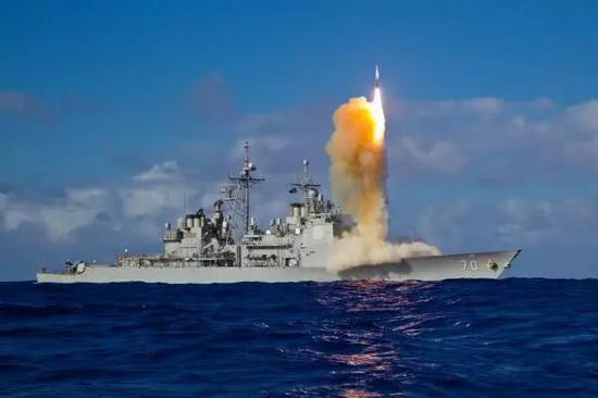 為什么美國航母怕東風(fēng)-21D反艦導(dǎo)彈？，東風(fēng)-21D反艦導(dǎo)彈，美國航母的隱形威脅？