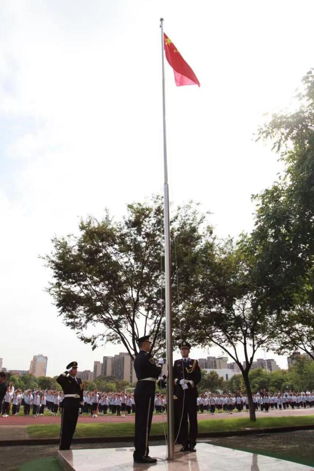 三軍儀仗隊(duì)國旗護(hù)衛(wèi)隊(duì)豎屏壁紙，榮耀的象征與時代的印記，三軍儀仗隊(duì)國旗護(hù)衛(wèi)隊(duì)壁紙，榮耀與時代的象征