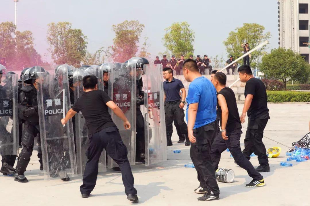 實彈軍演，隨時準備實戰(zhàn)的堅定決心，實彈軍演展現(xiàn)實戰(zhàn)準備決心