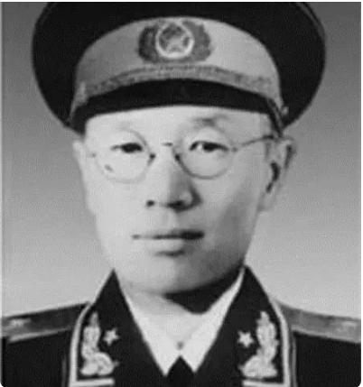 集團軍軍長，職責與級別的深度解讀，集團軍軍長職責與級別全面解讀