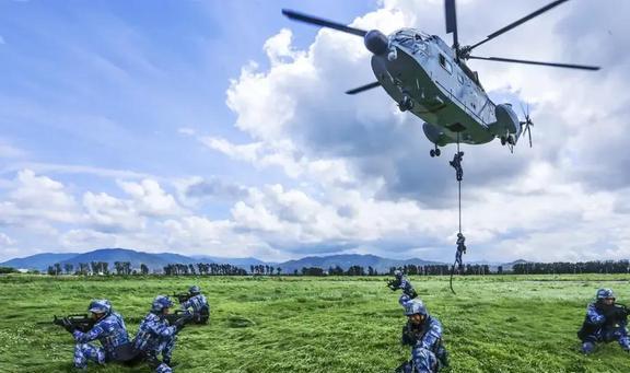 蛟龍突擊隊傘降，英勇無畏的特種作戰(zhàn)行動，蛟龍突擊隊傘降，特種作戰(zhàn)英勇行動