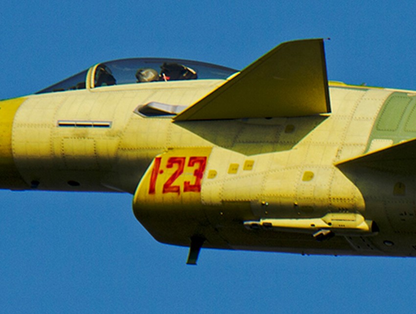 殲-11B能否空中加油，現(xiàn)代戰(zhàn)機(jī)的重要能力解析，殲-11B空中加油能力解析，現(xiàn)代戰(zhàn)機(jī)關(guān)鍵能力探討