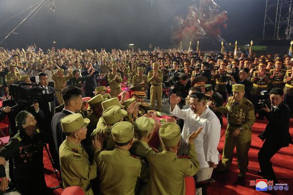 朝鮮戰(zhàn)爭勝利69周年晚會，回顧歷史，展望未來，朝鮮戰(zhàn)爭勝利紀(jì)念晚會，回首歷史榮光，展望未來發(fā)展