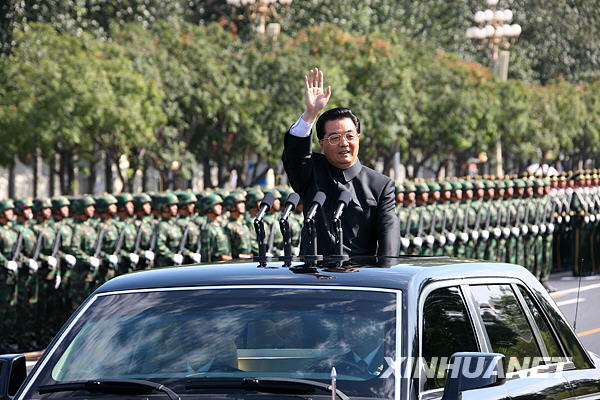 關(guān)于誰是2009年國慶閱兵總指揮的文章，揭秘，誰是2009年國慶閱兵總指揮？