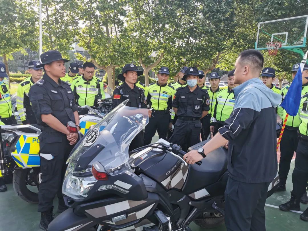 國賓護衛(wèi)隊大隊長高峰，護衛(wèi)榮耀，鑄就傳奇，國賓護衛(wèi)隊大隊長高峰，護衛(wèi)榮耀，傳奇鑄就
