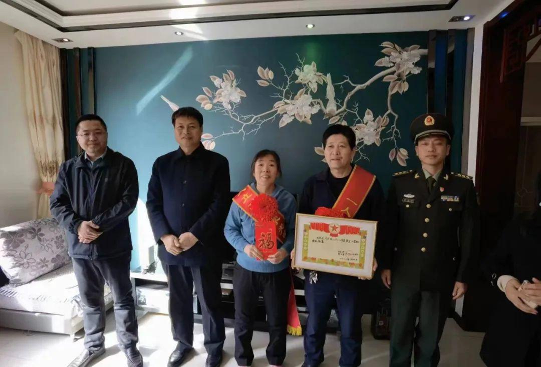 三等功喜報(bào)獎(jiǎng)勵(lì)金額解析，三等功喜報(bào)獎(jiǎng)勵(lì)金額詳解