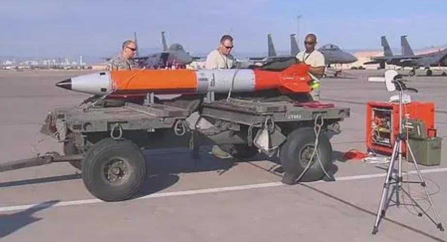 俄羅斯與烏克蘭的最新局勢，沖突背后的深層原因，俄羅斯與烏克蘭局勢緊張升級，沖突背后的深層原因揭秘