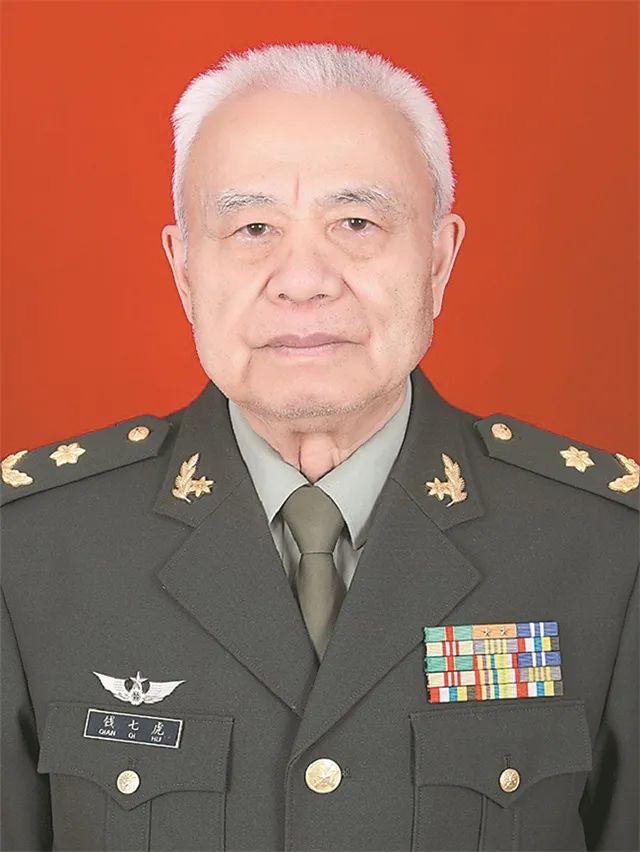 共和國勛章獲得者杜富國的榮耀與奉獻，杜富國，榮耀與奉獻的共和國勛章獲得者