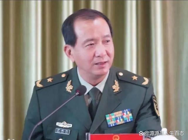 丁曉兵的事跡簡介，一位英勇無畏的軍人楷模，丁曉兵，英勇無畏的軍人楷模事跡簡介