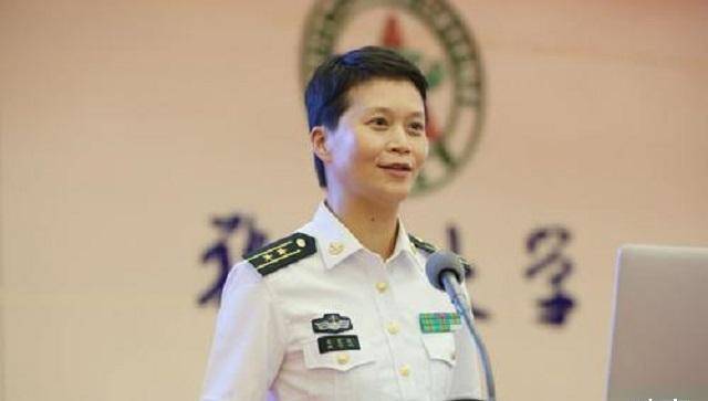 海軍首位女副艦長(zhǎng)，破浪前行的巾幗英雄，海軍首位女副艦長(zhǎng)，破浪前行的巾幗英雄