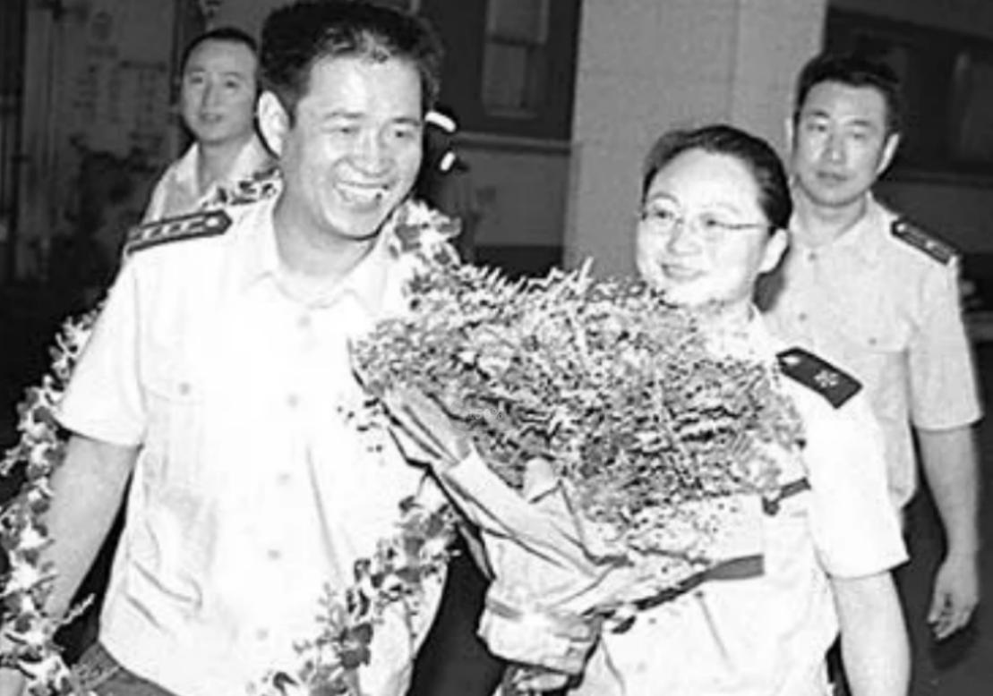 八一勛章獲得者退休后的待遇，榮譽與保障的完美結(jié)合，八一勛章獲得者退休后榮譽待遇與保障，完美融合典范