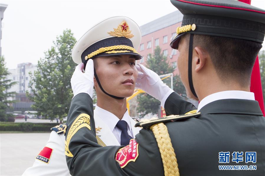 中國人民解放軍陸海空三軍儀仗隊圖片，榮耀與力量的象征，中國人民解放軍陸?？杖妰x仗隊圖片，榮耀與力量的展現(xiàn)