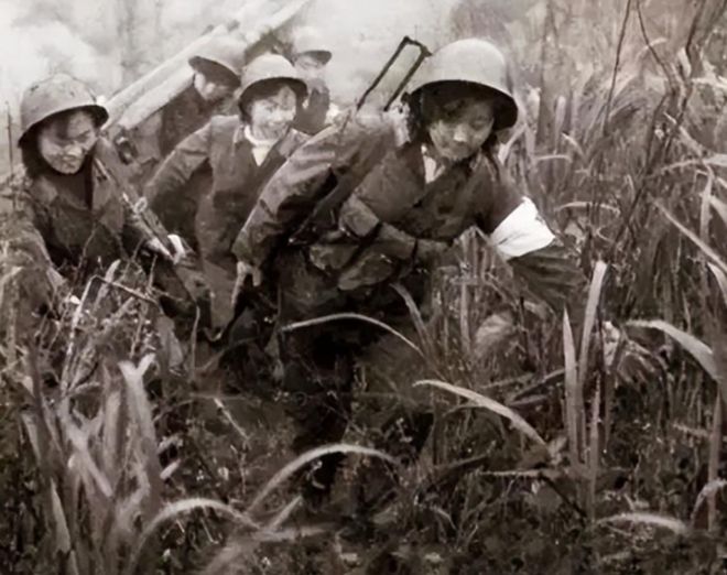 中國女兵在越南戰(zhàn)爭中的英勇表現(xiàn)，歷史影像的見證，中國女兵在越南戰(zhàn)爭中的英勇表現(xiàn)，歷史影像的見證