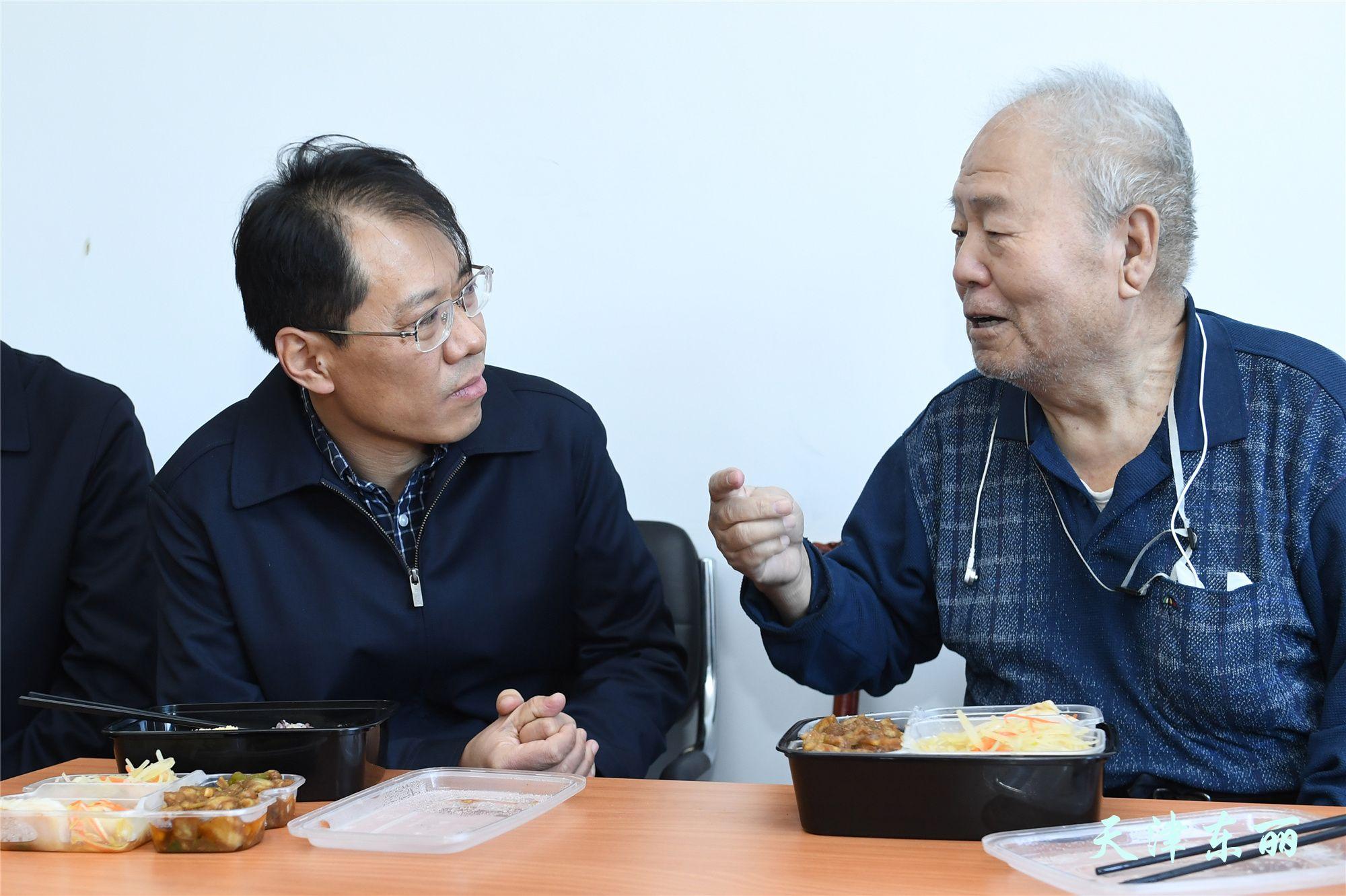 昆侖艦食堂，海上瞭望者的味蕾盛宴，昆侖艦食堂，海上瞭望者的味蕾盛宴揭秘