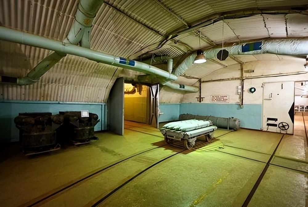 兵器純鋼扇子，傳統(tǒng)工藝與現(xiàn)代魅力的融合，傳統(tǒng)兵器純鋼扇子，傳統(tǒng)工藝與現(xiàn)代魅力的完美結(jié)合