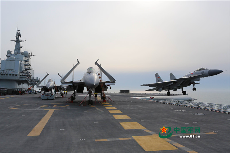 殲-15艦載機試飛，英雄壯志與犧牲的交織，殲-15艦載機試飛，英雄壯志與犧牲的交織歷程