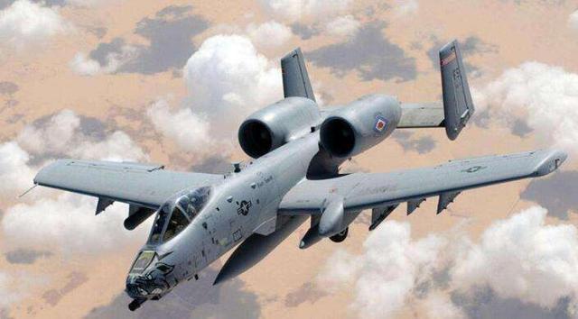 揭秘A-10攻擊機(jī)首次實(shí)戰(zhàn)經(jīng)歷，空中力量的震撼展現(xiàn)，A-10攻擊機(jī)首次實(shí)戰(zhàn)揭秘，空中力量的震撼展現(xiàn)