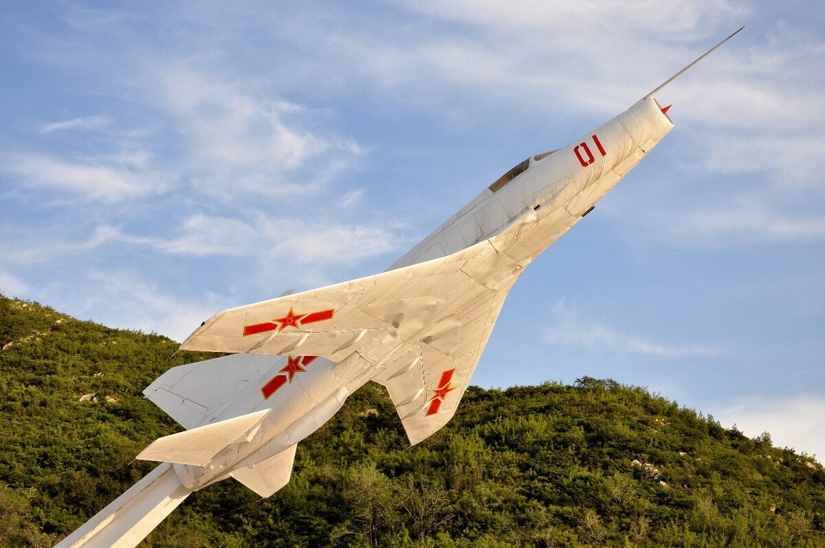 探索殲-12戰(zhàn)斗機的歷史與風采，圖片展示，殲-12戰(zhàn)斗機的歷史風采與圖片展示