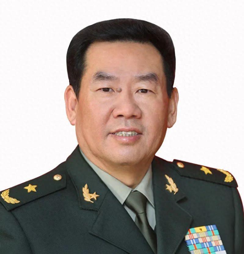 現(xiàn)在上將軍銜相當于什么官？深度解讀中國軍銜制度及其背后的意義，深度解讀，中國上將軍銜的地位與軍銜制度的背后意義