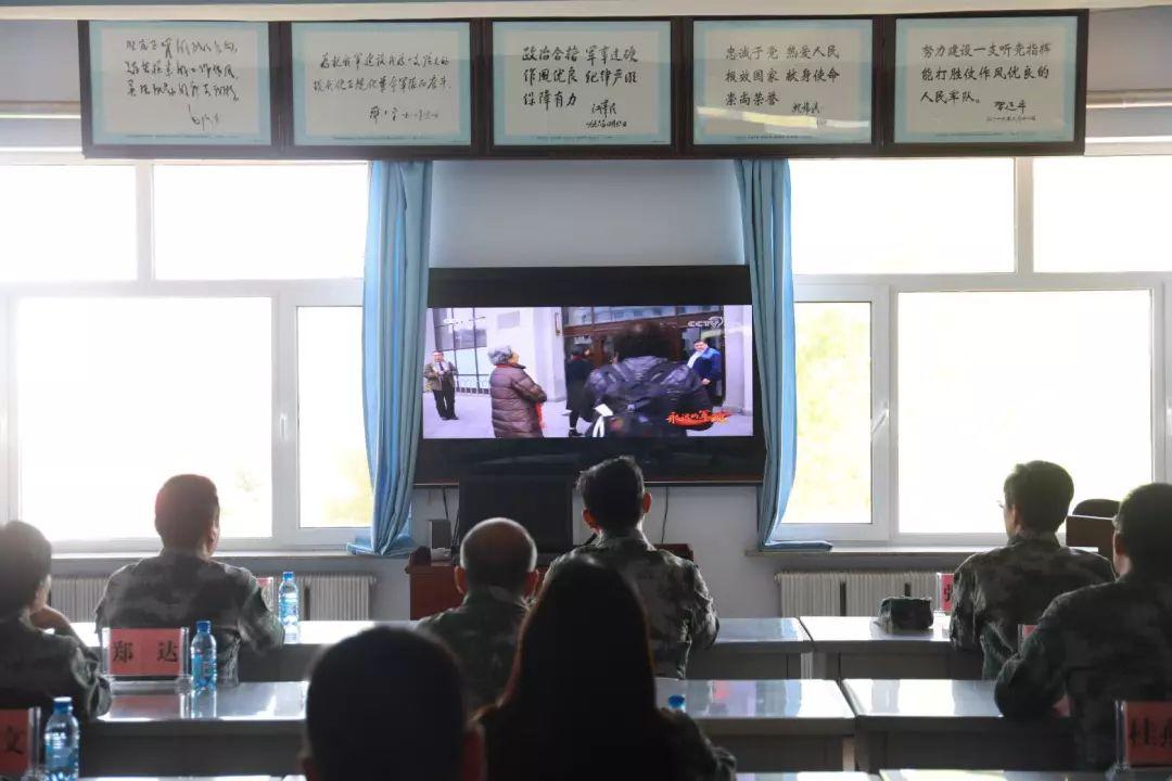 關(guān)于邊防哨所的紀(jì)錄片，無聲的堅(jiān)守與時(shí)代的贊歌，紀(jì)錄片，時(shí)代贊歌與無聲的堅(jiān)守——邊防哨所的榮耀與犧牲