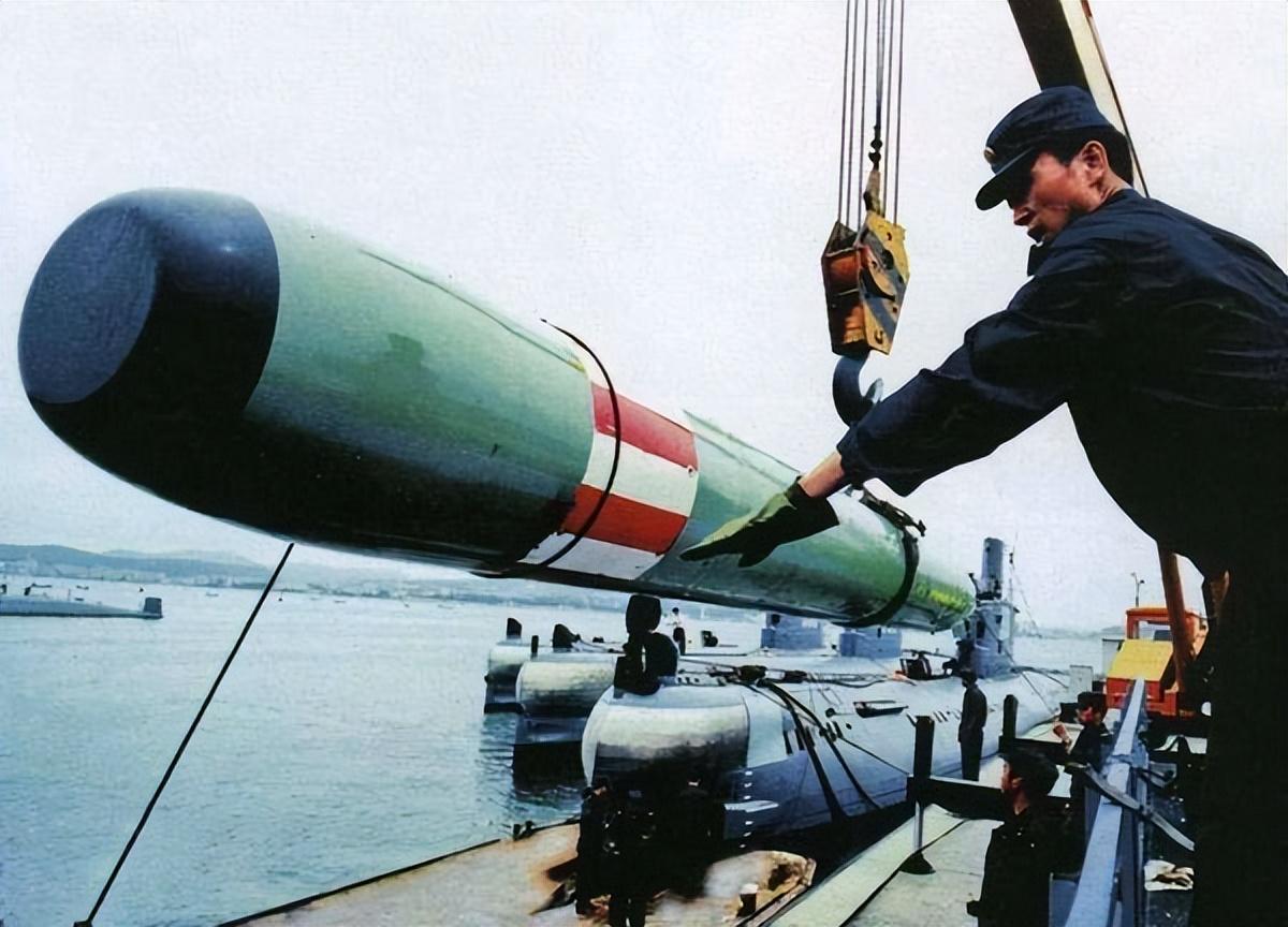 中國(guó)魚雷的威力，技術(shù)進(jìn)步的輝煌篇章，中國(guó)魚雷技術(shù)進(jìn)步的輝煌篇章，威力震撼展現(xiàn)