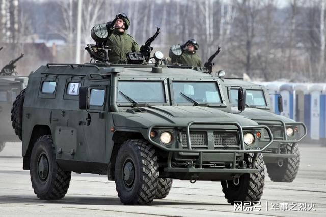 勇虎式戰(zhàn)車的力量與榮耀，勇虎式戰(zhàn)車的威力與榮耀