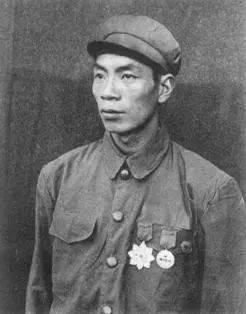 抗美援朝英雄楊根思連長，英勇無畏，忠誠擔(dān)當(dāng)，抗美援朝英雄楊根思連長，英勇無畏，忠誠擔(dān)當(dāng)?shù)膲雅e永載史冊