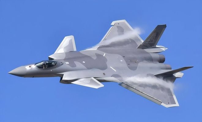 殲-20，軍用飛機(jī)的杰出代表，殲-20，軍用飛機(jī)杰出代表之典范