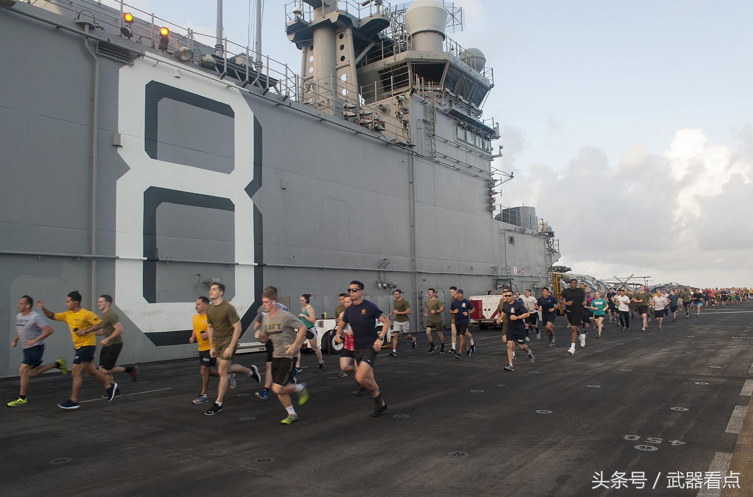 黃蜂級(jí)兩棲攻擊艦，強(qiáng)大的海上力量與多維作戰(zhàn)能力，黃蜂級(jí)兩棲攻擊艦，多維作戰(zhàn)的強(qiáng)大海上力量