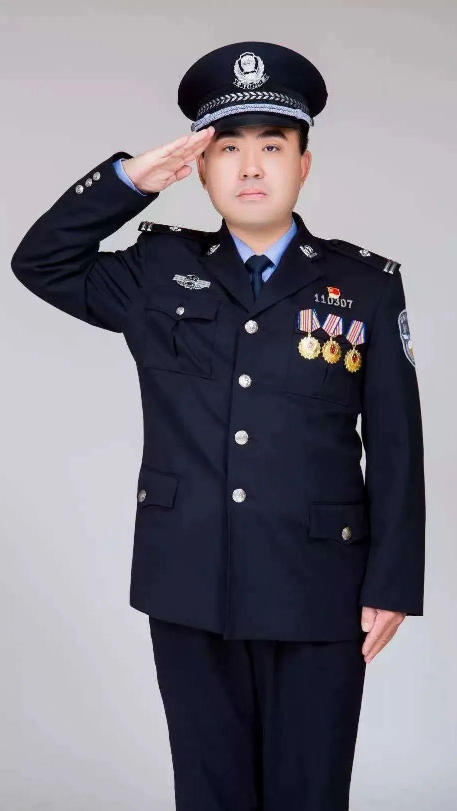 試點新式警服，重塑警務(wù)形象與提升執(zhí)法效率的雙重考量，試點新式警服，重塑形象與提升執(zhí)法效率的雙重策略