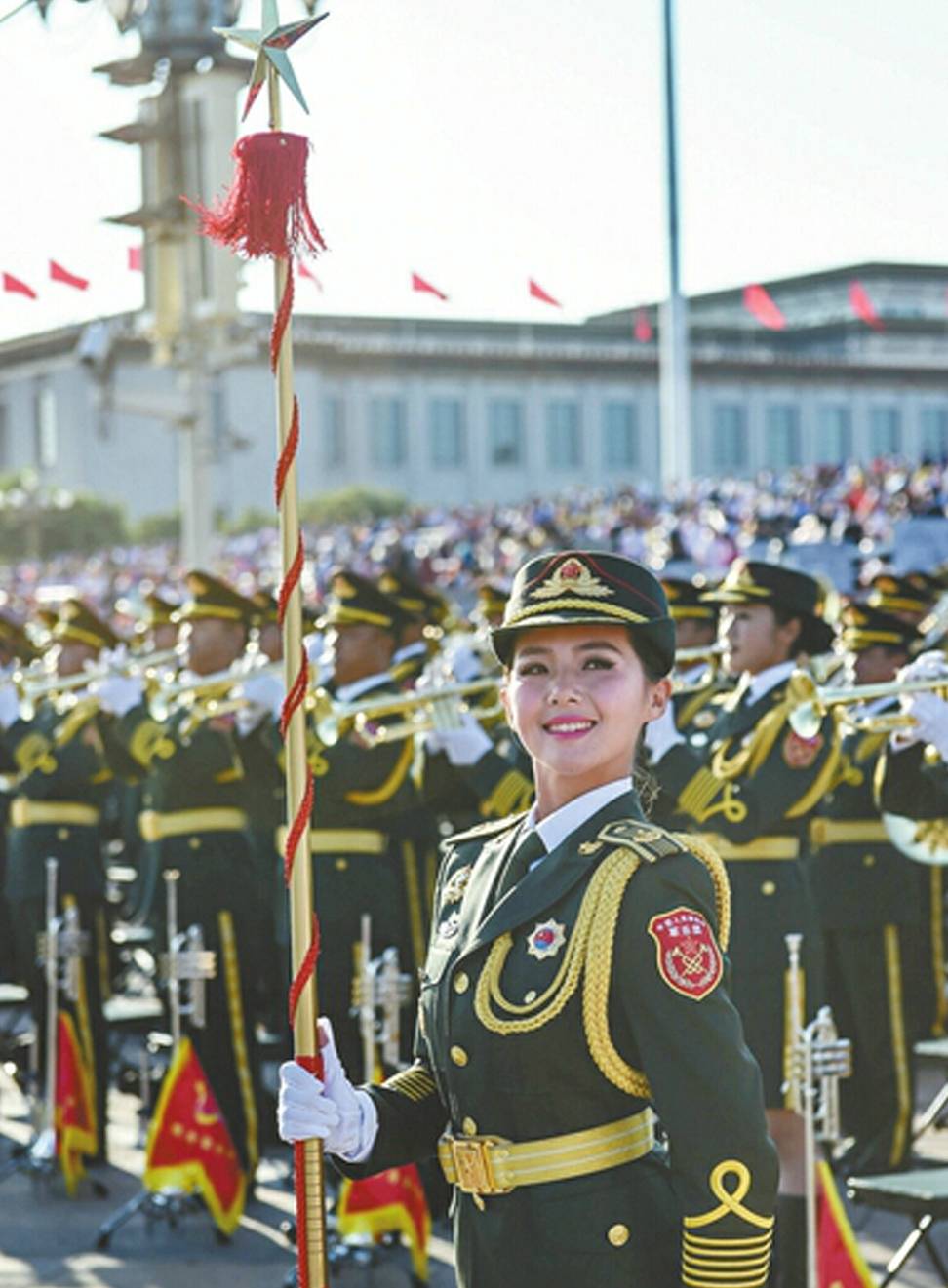 三軍儀仗隊(duì)中的山東女兵，榮耀與擔(dān)當(dāng)，山東女兵在三軍儀仗隊(duì)中的榮耀與擔(dān)當(dāng)