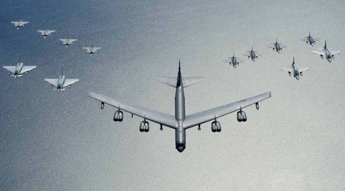 轟炸機的退役，歷史變遷與技術(shù)發(fā)展的必然結(jié)果，轟炸機退役，歷史變遷與技術(shù)發(fā)展的必然產(chǎn)物