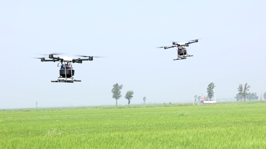 無人機(jī)學(xué)出來能干嘛？多元化應(yīng)用領(lǐng)域的無限可能，無人機(jī)多元化應(yīng)用領(lǐng)域，無限職業(yè)可能性的探索