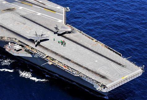 福特航母與尼米茲航母，兩大海洋巨無(wú)霸的對(duì)比，福特航母與尼米茲航母，兩大海洋巨無(wú)霸的深度對(duì)比