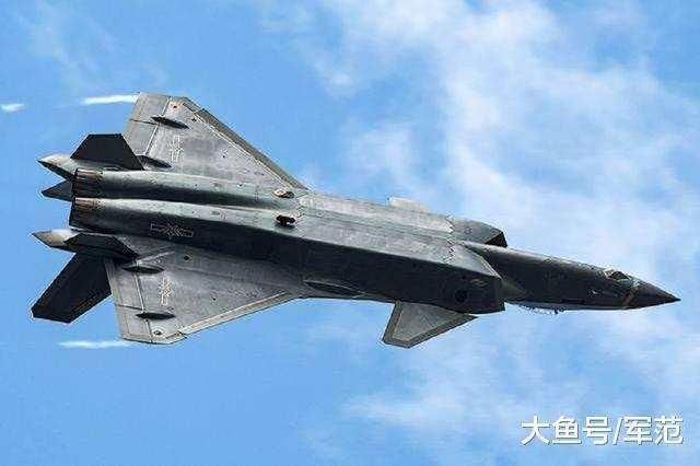 殲-20戰(zhàn)斗機發(fā)動，中國空中力量的嶄新篇章，殲-20戰(zhàn)斗機啟動，中國空中力量的新時代篇章